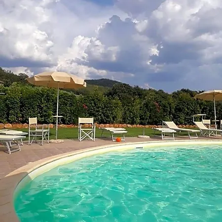 Il Giardino 3* 卡帕尔比奥